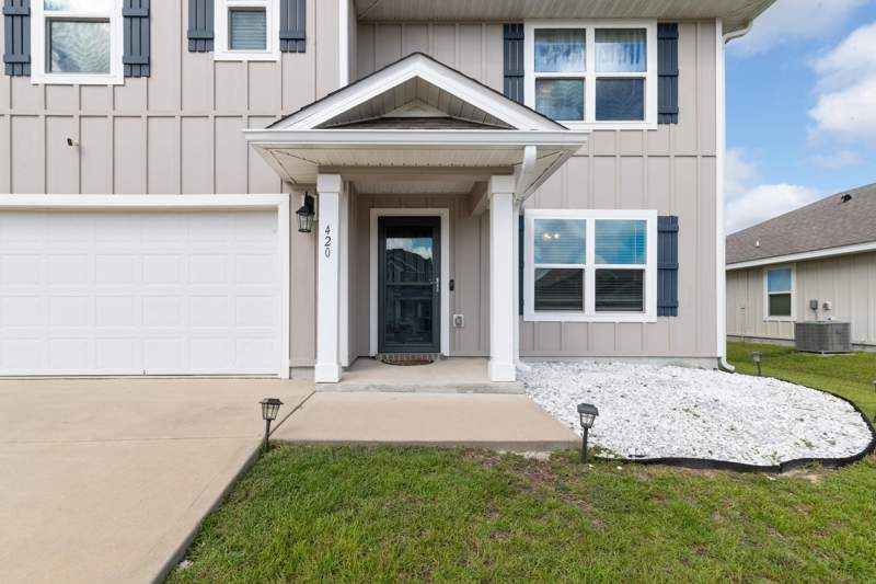 5 bedroom Detached Single Family at 420 Scarborough Street, Shoal River S/D, Crestview — photo 5