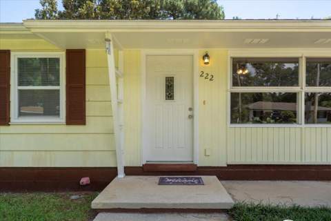 222 NW Moriarty Street, Fort Walton Beach FL - photo 6 of 41