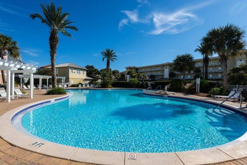 3 bedroom Detached Single Family at 27 Cottage Row, Cottage Retreat, Miramar Beach — photo 4