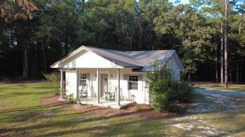 139 Oaklawn Drive, DeFuniak Springs FL - photo 8 of 57