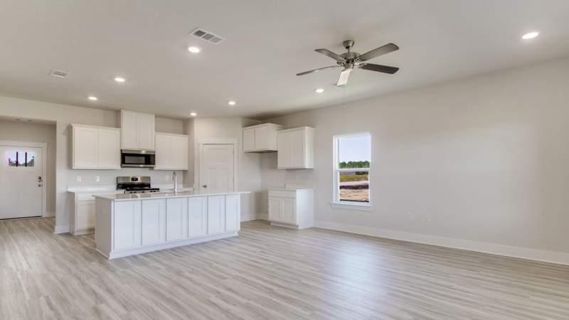 4 bedroom Detached Single Family at 4429 Marine Loop, Patriot Ridge, Crestview — photo 5