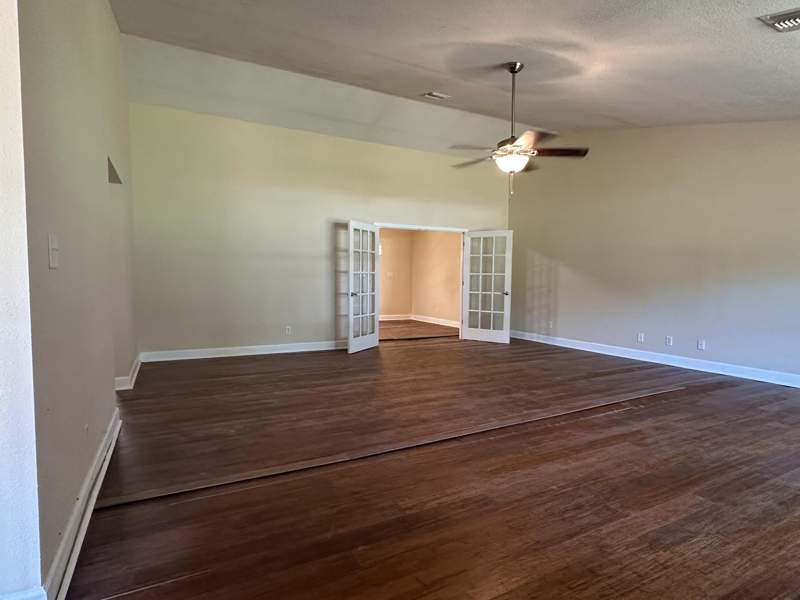 4 bedroom Detached Single Family at 18 Hickory Avenue, Poquito Bayou, Shalimar — photo 3