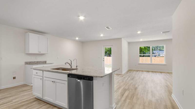 4 bedroom Detached Single Family at 64 Dockside Road, Magnolia at the Bluffs Ph 3, Freeport — photo 4