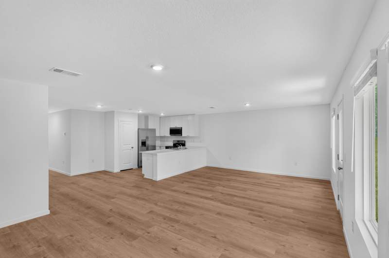 4 bedroom Detached Single Family at 362 Lago Lane #Hs 35, Crossings at Freeport, Freeport — photo 5