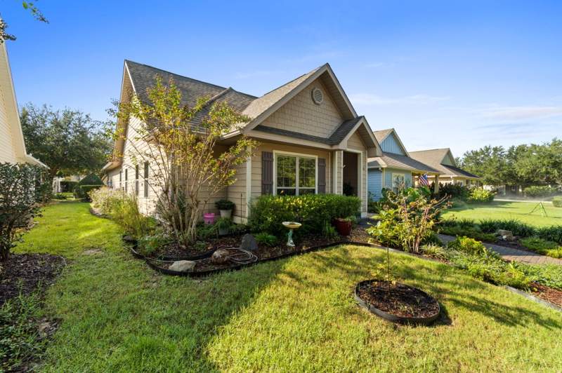 3 bedroom Detached Single Family at 88 Fanny Ann Way, Hammock Bay, Freeport — photo 2