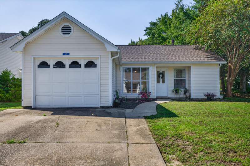 3 bedroom Detached Single Family at 139 Midland Court, Blue Pine Village Ph 2, Niceville — photo 1
