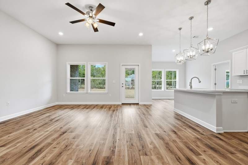 4 bedroom Detached Single Family at 6128 Mildred's Way, Southern Charm, Crestview — photo 5