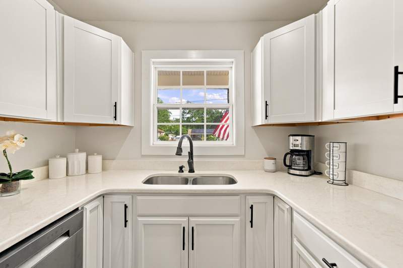 3 bedroom Detached Single Family at 316 SW Hollywood Boulevard, Santasia Park, Fort Walton Beach — photo 4