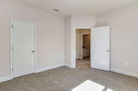 3027 Heritage Plantation Boulevard, Laurel Hill FL - photo 16 of 49