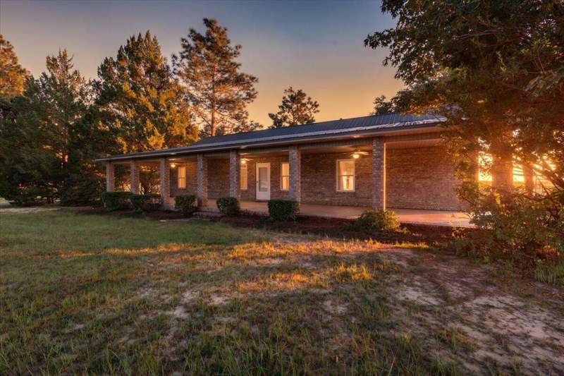 4 bedroom Detached Single Family at 4568 Yellow Bluff Road, Crestview, Crestview — photo 4