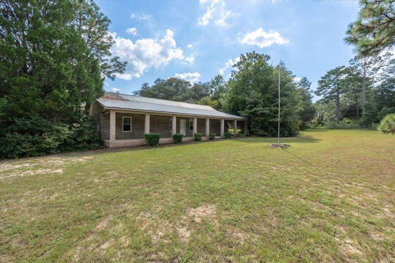 4 bedroom Detached Single Family at 4568 Yellow Bluff Road, Crestview, Crestview — photo 2
