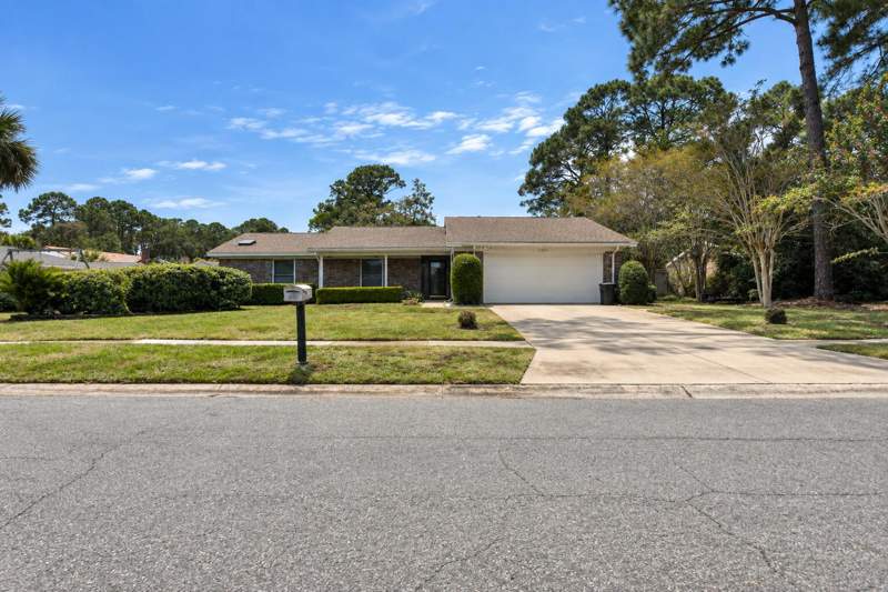 3 bedroom Detached Single Family at 502 Sequoia Drive, Tanglewood 1st Addn, Fort Walton Beach — photo 2
