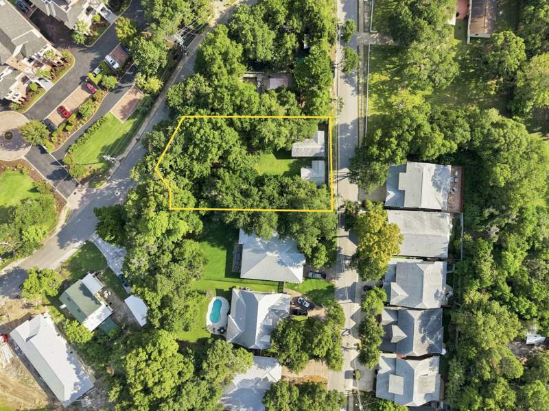 2 bedroom Detached Single Family at 237 SE Brooks Street, Greater Camp Walton, Fort Walton Beach — photo 2