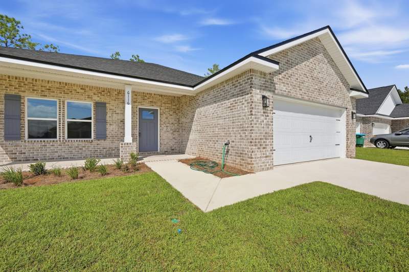 4 bedroom Detached Single Family at 6116 Mildred's Way, Southern Charm, Crestview — photo 4