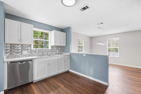 3894 Sunnyside Avenue, Laurel Hill FL - photo 6 of 40