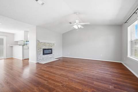 83 Stowe Road, Mary Esther FL - photo 9 of 38