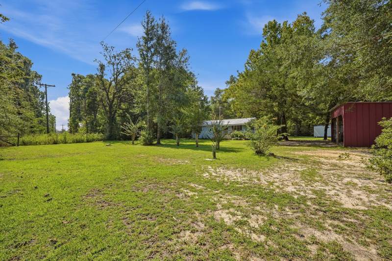2 bedroom Detached Single Family at 2098 S County Highway 183, Metes & Bounds, DeFuniak Springs — photo 5