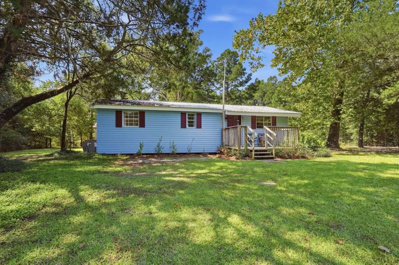 2 bedroom Detached Single Family at 2098 S County Highway 183, Metes & Bounds, DeFuniak Springs — photo 2