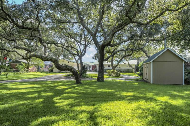4 bedroom Detached Single Family at 45 Poquito Road, Poquito Bayou, Shalimar — photo 4