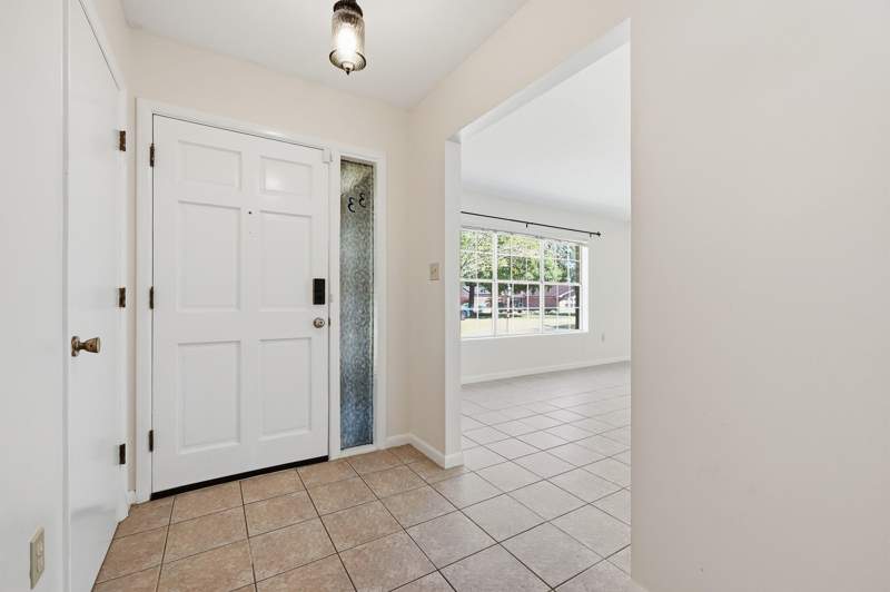 3 bedroom Detached Single Family at 33 James Drive, Longwood S/D 3rd Addn, Shalimar — photo 4