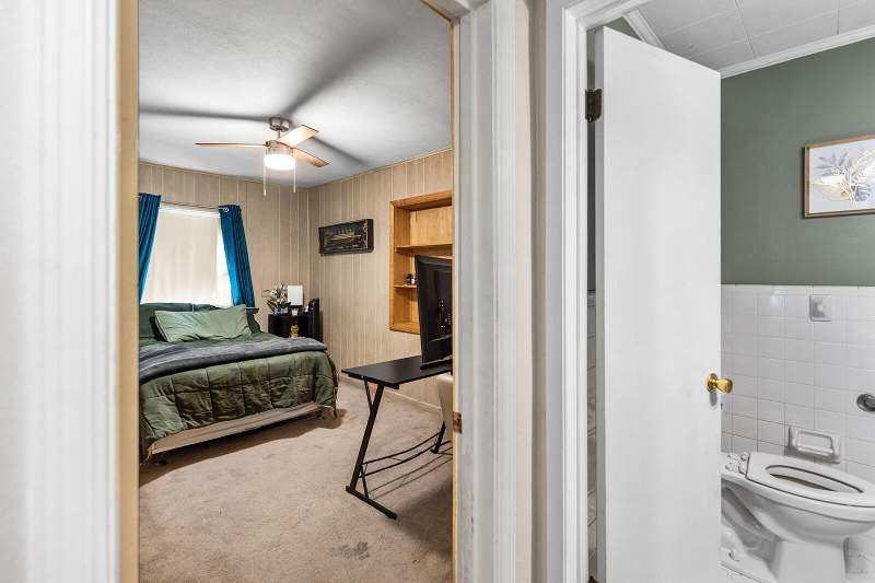 4 bedroom Detached Single Family at 36 SE Okahatchee Circle, Re-S/D Part Elliott Pt Lot 8 Blk F, Fort Walton Beach — photo 4