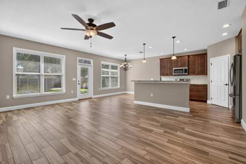 803 Fairview Drive, Fort Walton Beach FL - photo 10 of 48