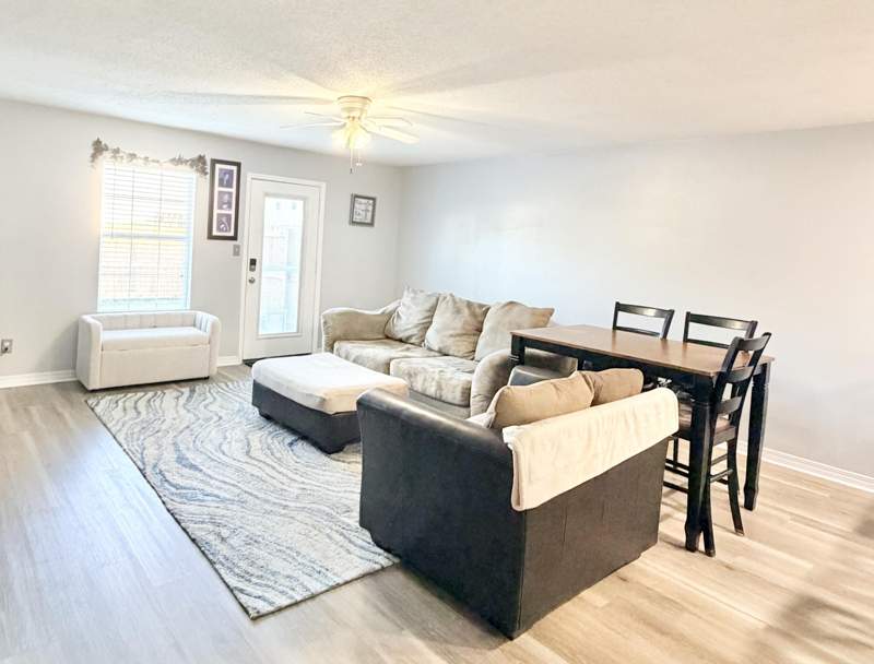 2 bedroom Townhouse at 109 Glory Place #Unit C, Houston Manor, Fort Walton Beach — photo 2