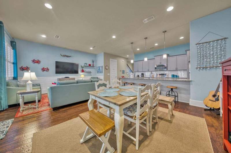 4 bedroom Detached Single Family at 58 Mobile Street, Frangista Beach, Miramar Beach — photo 4