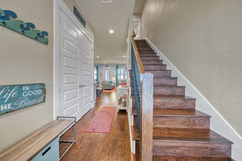 4 bedroom Detached Single Family at 58 Mobile Street, Frangista Beach, Miramar Beach — photo 2