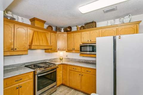 340 NW Holmes Boulevard, Fort Walton Beach FL - photo 15 of 40