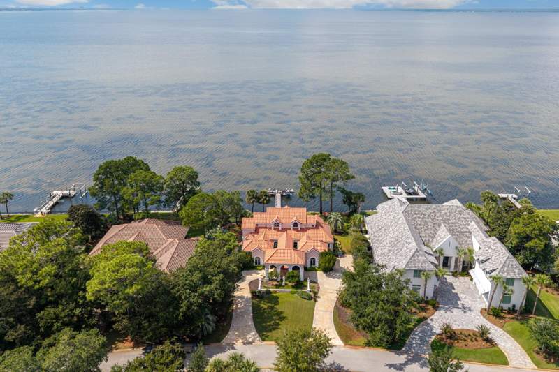4 bedroom Detached Single Family at 3219 Bay Estates Circle, Burnt Pine, Miramar Beach — photo 4