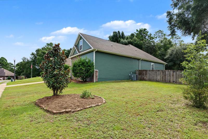4 bedroom Detached Single Family at 815 Wild Egret Lane, Fox Valley, Crestview — photo 5