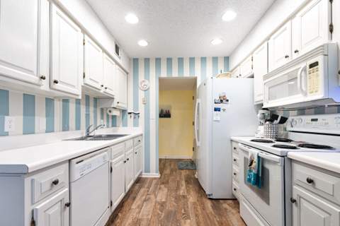 24 Breakwater Bay #7E, Miramar Beach FL - photo 15 of 40