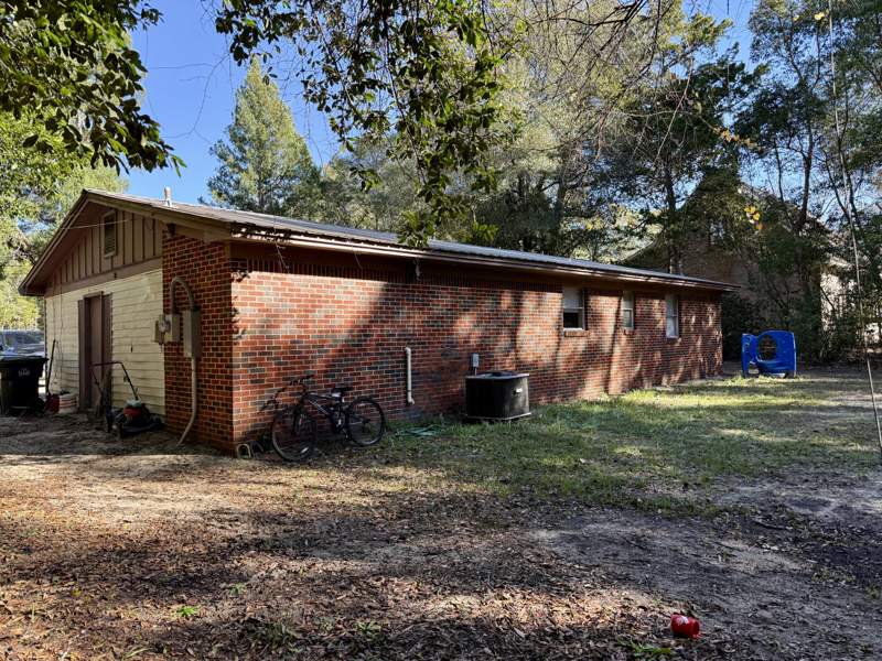 3 bedroom Detached Single Family at 454 E Burdick Avenue, DeFuniak Springs, DeFuniak Springs — photo 2