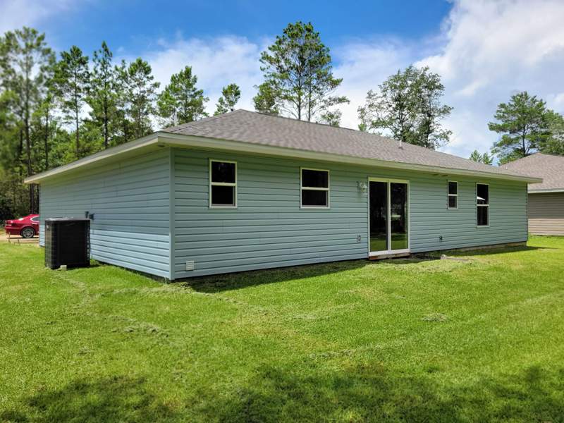 3 bedroom Detached Single Family at 57 Cedar Hill Ct. Drive, Oakwood Hills Unit 3, DeFuniak Springs — photo 2