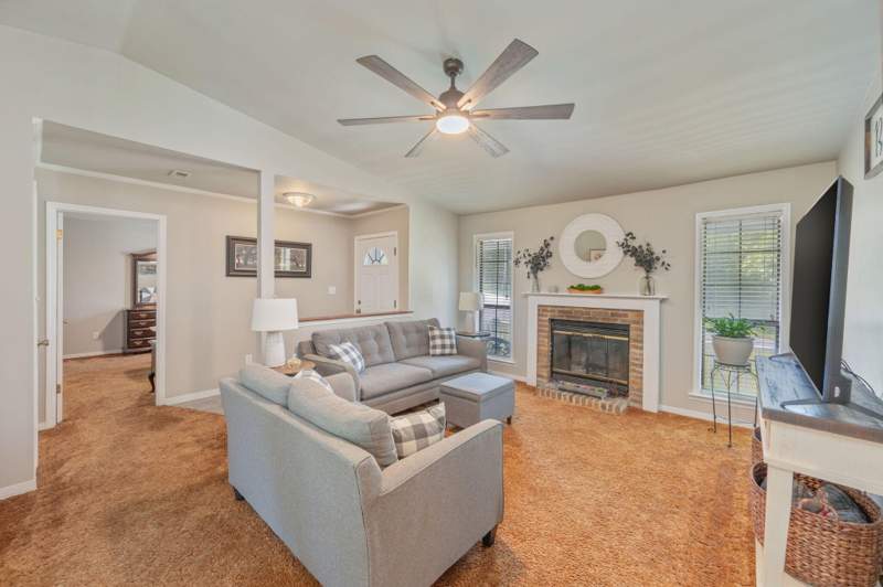 3 bedroom Detached Single Family at 4449 Wolf Track Ridge, Metes & Bounds, Crestview — photo 2