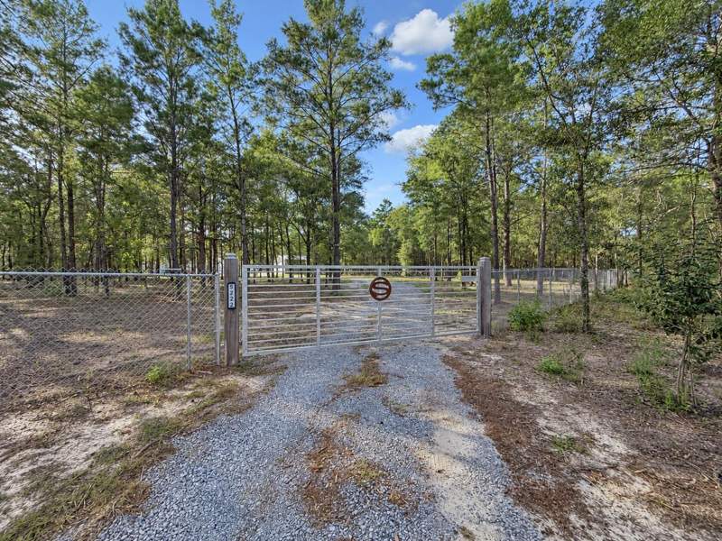 5 bedroom Manufactured Home at 5222 Fowler Road, Crestview, Crestview — photo 2