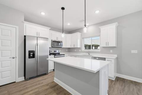 935 Kenzie Lane, Fort Walton Beach FL - photo 15 of 38