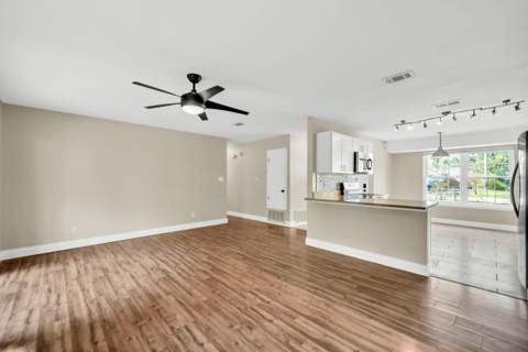 651 Wildwood Street, Mary Esther FL - photo 9 of 37