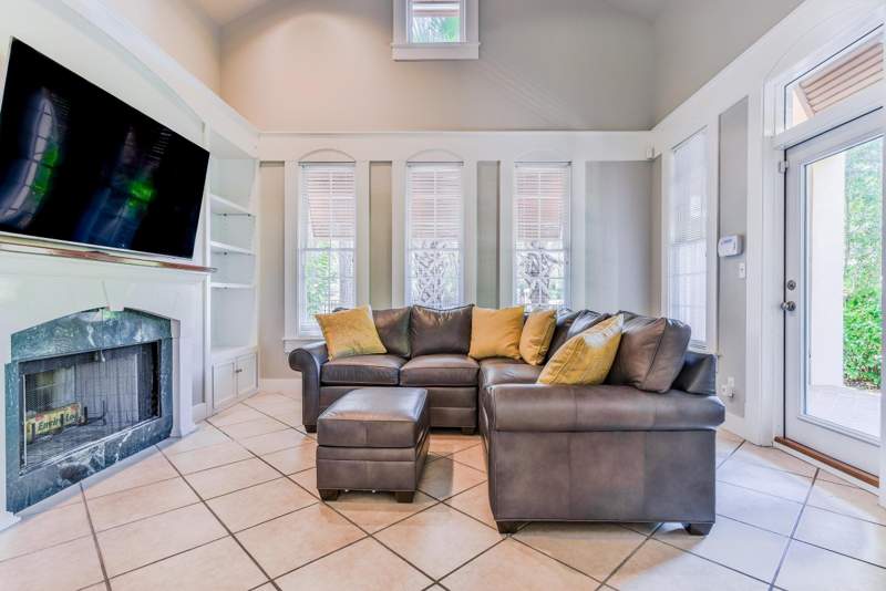 4 bedroom Detached Single Family at 100 Rue Martine, Caribe West, Miramar Beach — photo 5