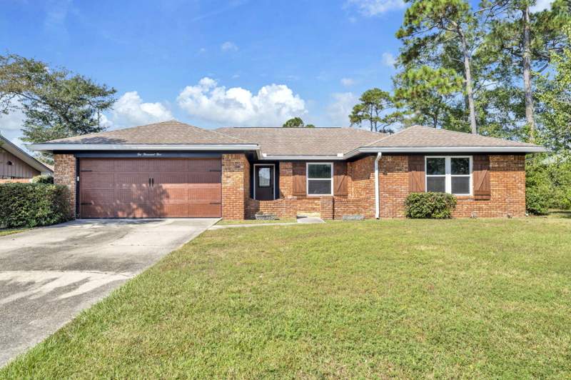 3 bedroom Detached Single Family at 2005 Plumosa Palm Drive, Palm Estates Unit 4, Niceville — photo 2