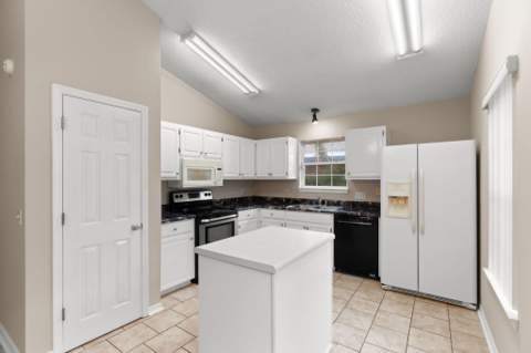 434 Pristine Water Lane, Mary Esther FL - photo 10 of 37