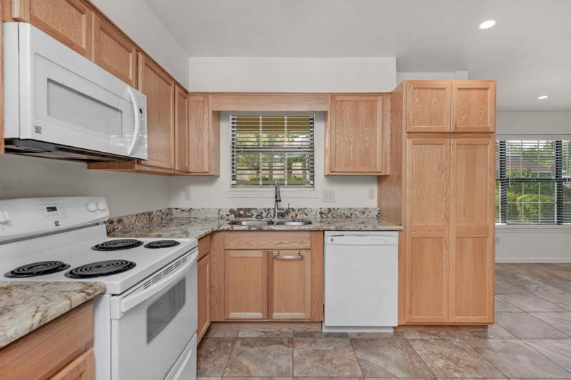 2 bedroom Townhouse at 1090 5th Avenue, Green Arbor T/H, Shalimar — photo 5