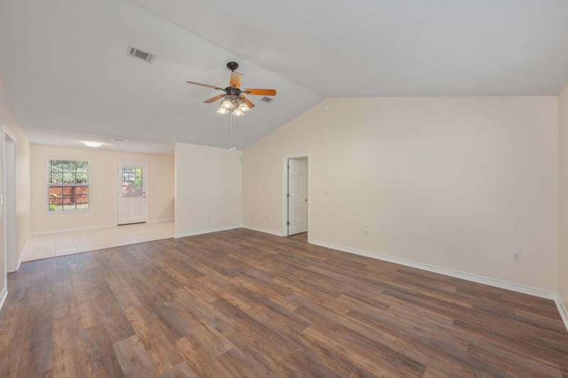3 bedroom Detached Single Family at 4804 Acorn Drive, Golden Oaks, Crestview — photo 5