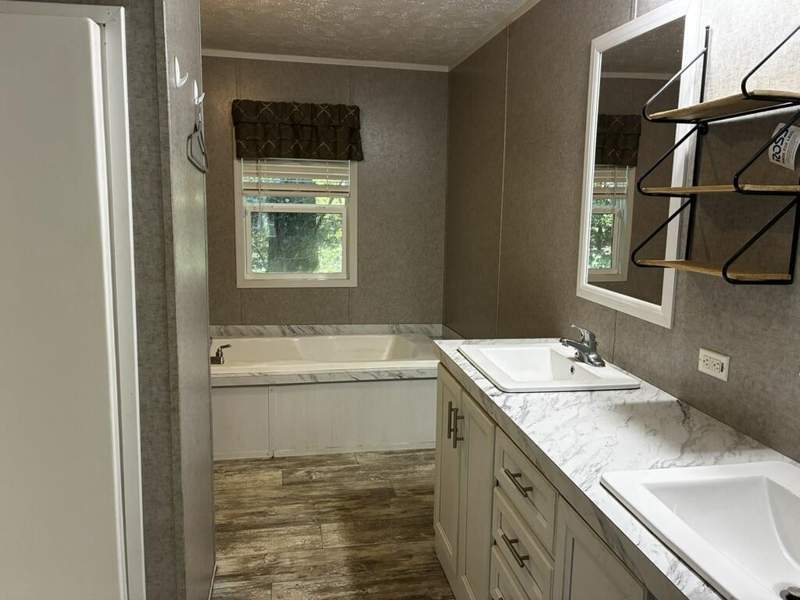 3 bedroom Manufactured Home at 4679 Liberty Boulevard, No Recorded Subdivision, Holt — photo 5