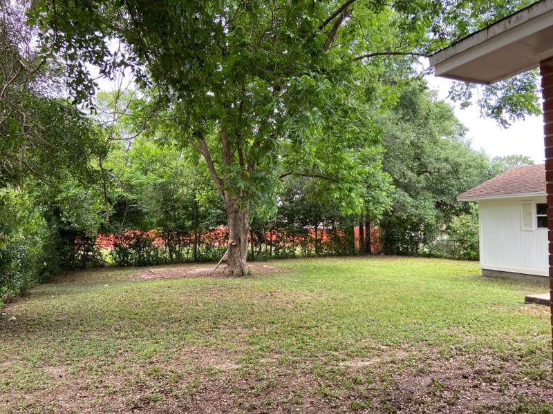 5 bedroom Detached Single Family at 101 Blaylock Street, Crestview, Crestview — photo 3