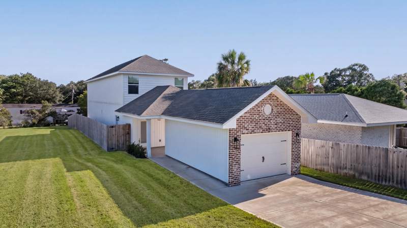 4 bedroom Detached Single Family at 110 2nd Avenue, 222000.20, Shalimar — photo 5
