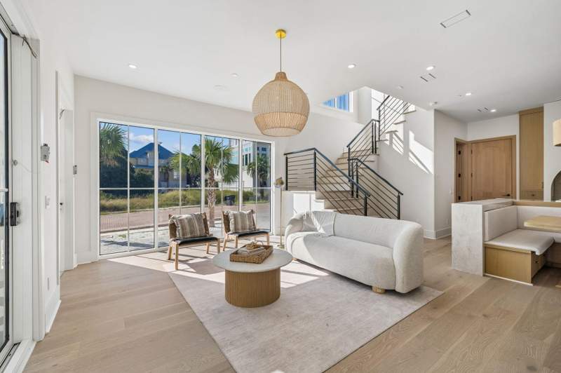 5 bedroom Detached Single Family at 37 Eagles Landing, Eagles Landing, Inlet Beach — photo 2