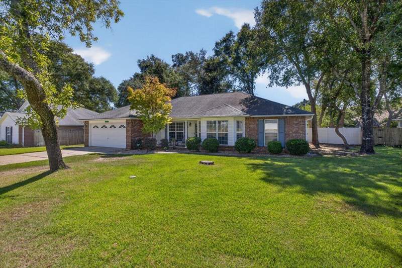 4 bedroom Detached Single Family at 2806 Ping Lane, Pinnacle Point, Crestview — photo 3