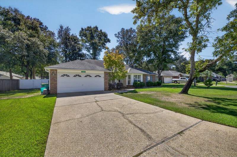 4 bedroom Detached Single Family at 2806 Ping Lane, Pinnacle Point, Crestview — photo 4